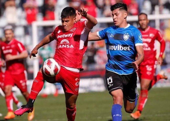 Màn đụng độ gay cấn Huachipato vs Nublense